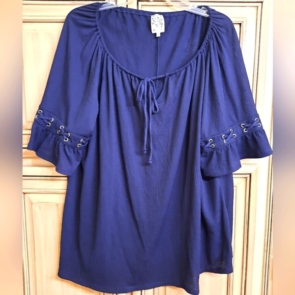 Naif 3X Navy Blouse! Short Sleeve‎ Grommet Trim! - Picture 1 of 4